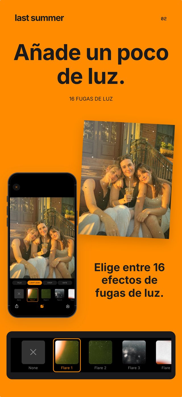 Tres amigos en una escalinata en la hora dorada con una fuga de luz, y el selector de fugas de luz de Last Summer