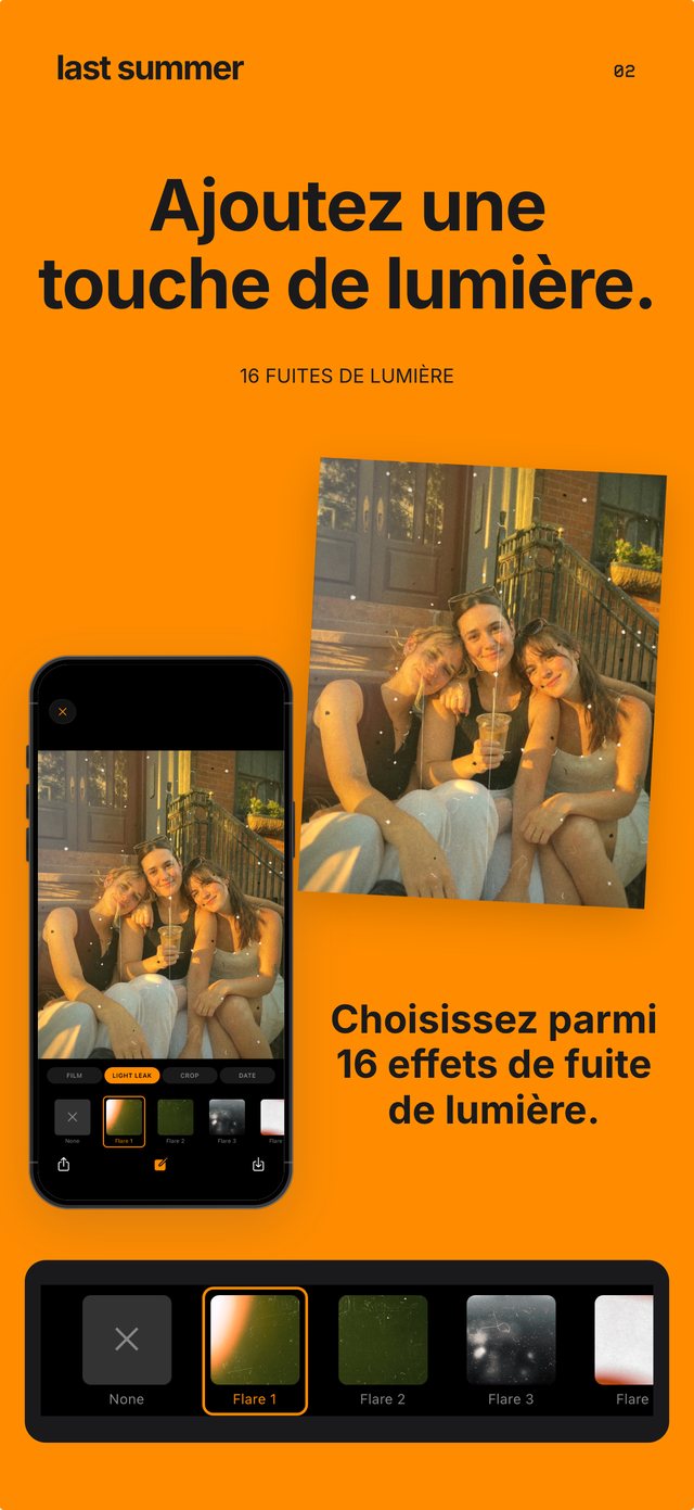 Trois amis sur un perron à l'heure dorée avec une fuite de lumière, et le sélecteur de fuites de lumière de Last Summer
